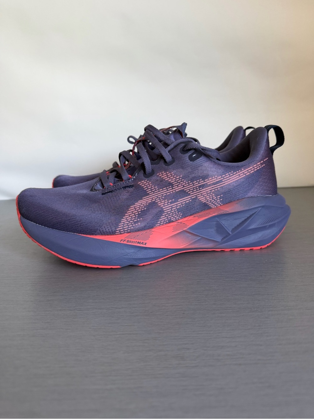 Asics Novablast 5 Running Shoes with Coral Highlights - Picture 3 of 6